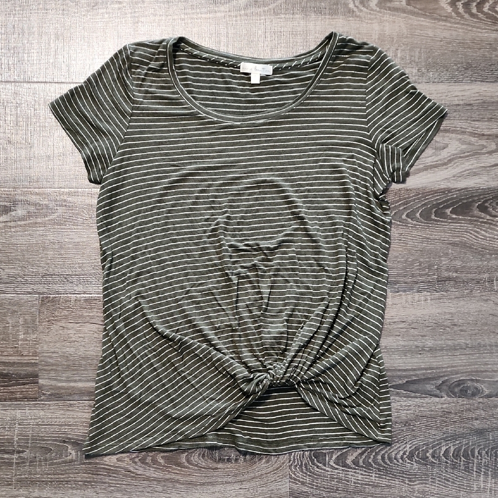 💋 Nine Britton knot front Tee 💋